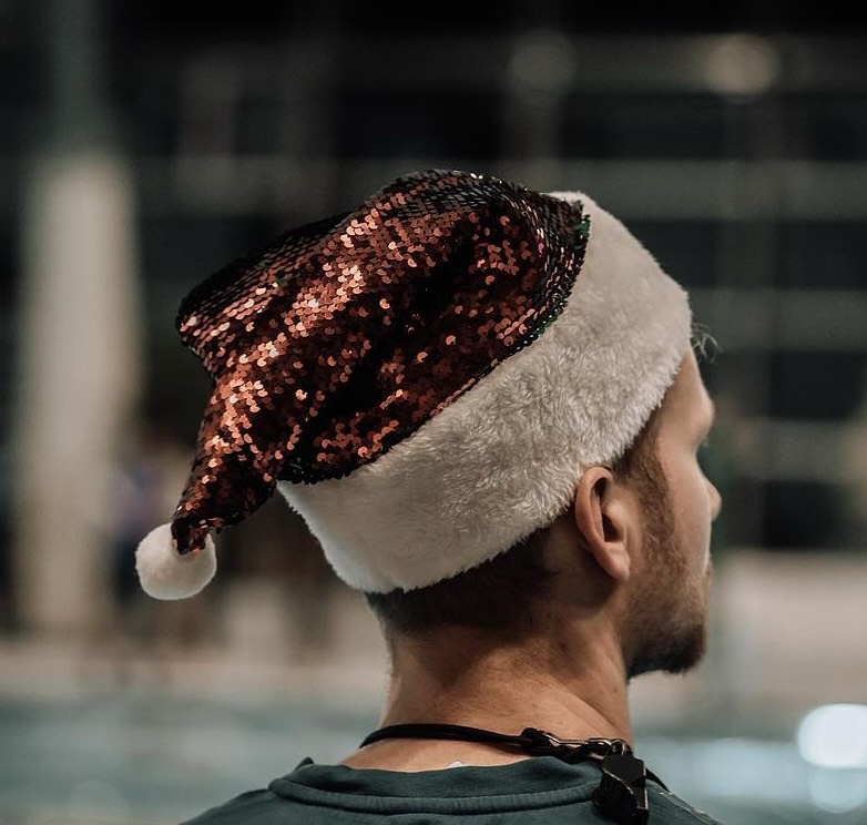 🎄Weihnachtsgrüße vom LSN🎄

In dieser besonderen Zeit möchten wir uns bei euch für ein unglaubliches Jahr bedanken. Für eure Unterstützung, euren Einsatz und eurer Engagement!🩵

Wir wünschen euch allen frohe und erholsame Weihnachten sowie eine gemütliche Zeit im Kreise der Familie. Genießt die Feiertage und tankt neue Energie für ein weiteres spannendes Jahr 2026! 💪🏼

Wir freuen uns, euch im nächsten Jahr wiederzusehen!!

#lsn #landesschwimmverbandniedersachsen #niedersachen #froheweihnachten