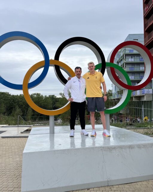 Happy International Olympic Day!🌍
Heute werfen wir einen kleinen Blick zurück auf die Olympischen Spiele 2024 in Paris. Mit dabei waren unsere niedersächsischen Athleten Sven Schwarz, Alaa Maso sowie unser Landestrainer Emil Guliyev.
👉🏼Swipe durch für einen kleinen Olympia-Throwback. ..Schön, diese besonderen Momente heute nochmal Revue passieren zu lassen.🩵
Wir sind gespannt, wen wir in zwei Jahren in Los Angeles schwimmen sehen…👀
#lsn #olympics #paris2024 #schwimmen #niedersachen