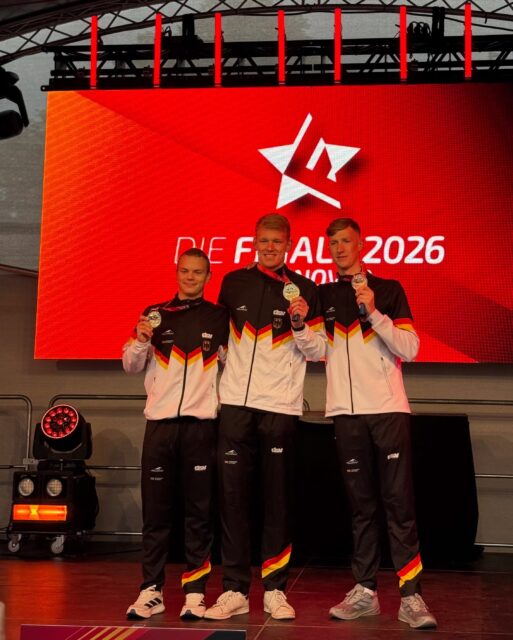 Deutsche Sprint- & Lagenmeisterschaften | Heimspiel im Stadionbad 🫶🏼🤩

Vor heimischem Publikum im ausverkauften Stadionbad sorgten die Deutschen Lagen- und Sprintmeisterschaften im Rahmen der Finals 2026 für eine ganz besondere Atmosphäre. ✨

Mit dem Sprint Knockout, den Kombiwertungen sowie der Freistil-Mittelstreckenwertung feierten gleich mehrere neue Wettkampfformate ihre Premiere und sorgten für zusätzliche Spannung im Becken.

Auch die LSN-Schwimmer:innen zeigten sich von ihrer besten Seite und holten insgesamt vier Medaillen nach Niedersachsen:

🥇 Gold für Sven Schwarz | Freistil-Mittelstreckenwertung 🥈 Silber für Lilly-Fay Wallbaum | 50m Brust Elimination Sprint 🥉 Bronze für Seike Schlump | Schmetterling-Kombiwertung 🥉 Bronze für Hannah Gätjen | Freistil-Mittelstreckenwertung

Herzlichen Glückwunsch zu diesen großartigen Erfolgen! 

📸 @patrickwallbaum_fotografie | LSN

#lsn #diefinals2026 #finalshannover #deutschemeisterschaften #finals2026hannover