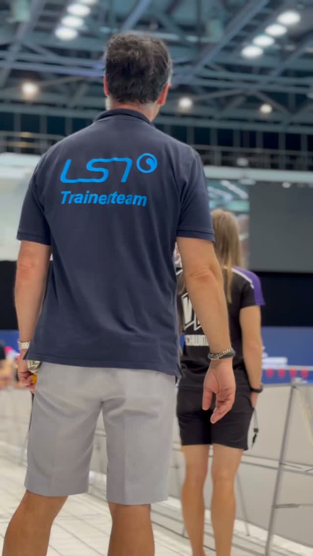 Na, wer erkennt diese Utensilien aus dem Alltag?👀🤽🏼♂️⏱️🩱🏊🏼♀️
Heute am Global Coaches Day sagen wir Danke an alle Trainer:innen, Übungsleiter:innen und Betreuer:innen im LSN.
Danke für euren Einsatz, eure Zeit und dafür, dass ihr eure Sportler:innen begleitet, motiviert und jeden Tag am Beckenrand für sie da seid. 🩵
🎥-Sequenzen @mgv.performance
📸 @patrickwallbaum_fotografie
#thankscoachday #globalcoachesday #schwimmen #wasserball #synchronschwimmen